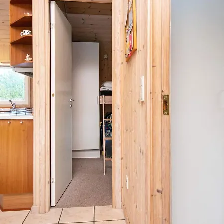 Three-bedroom Holiday In 13 Semesterbostad *